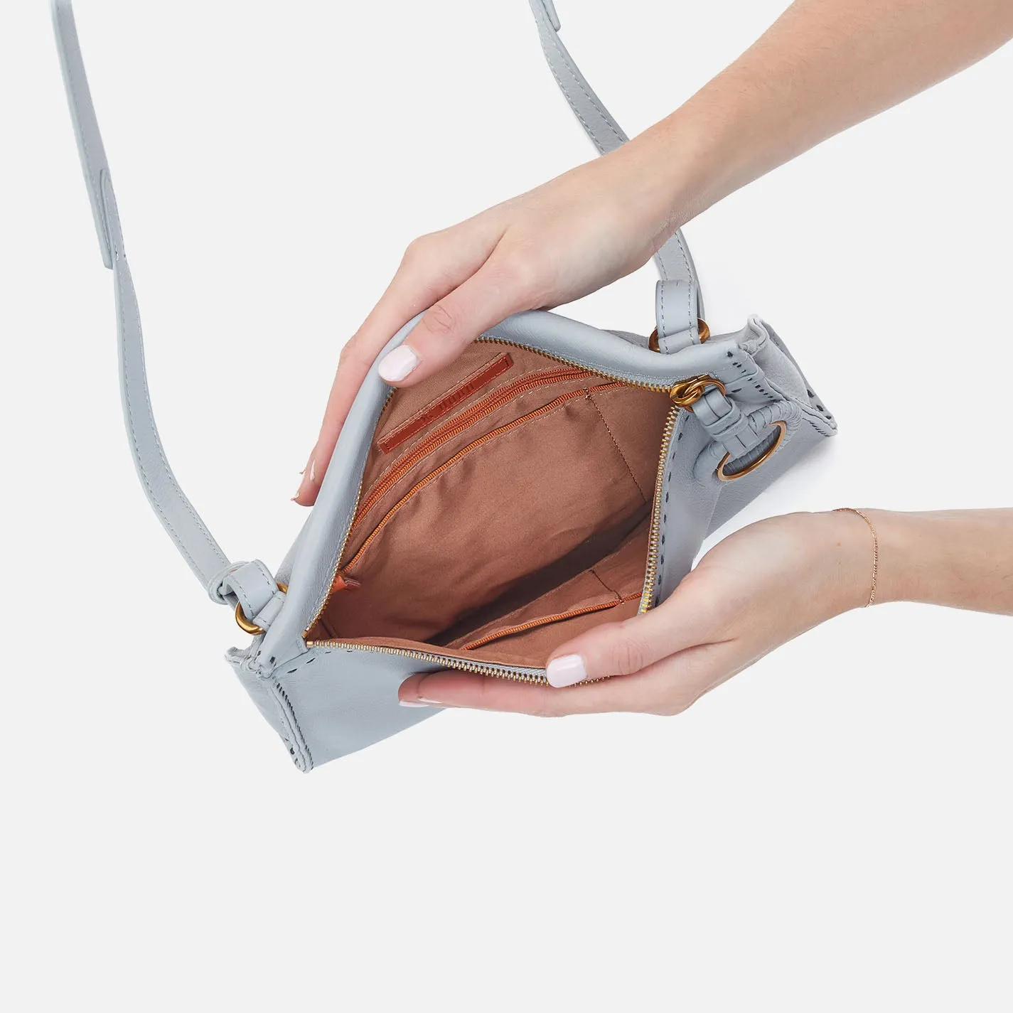 Austin Medium Crossbody In Pebbled Leather - Blue Pearl