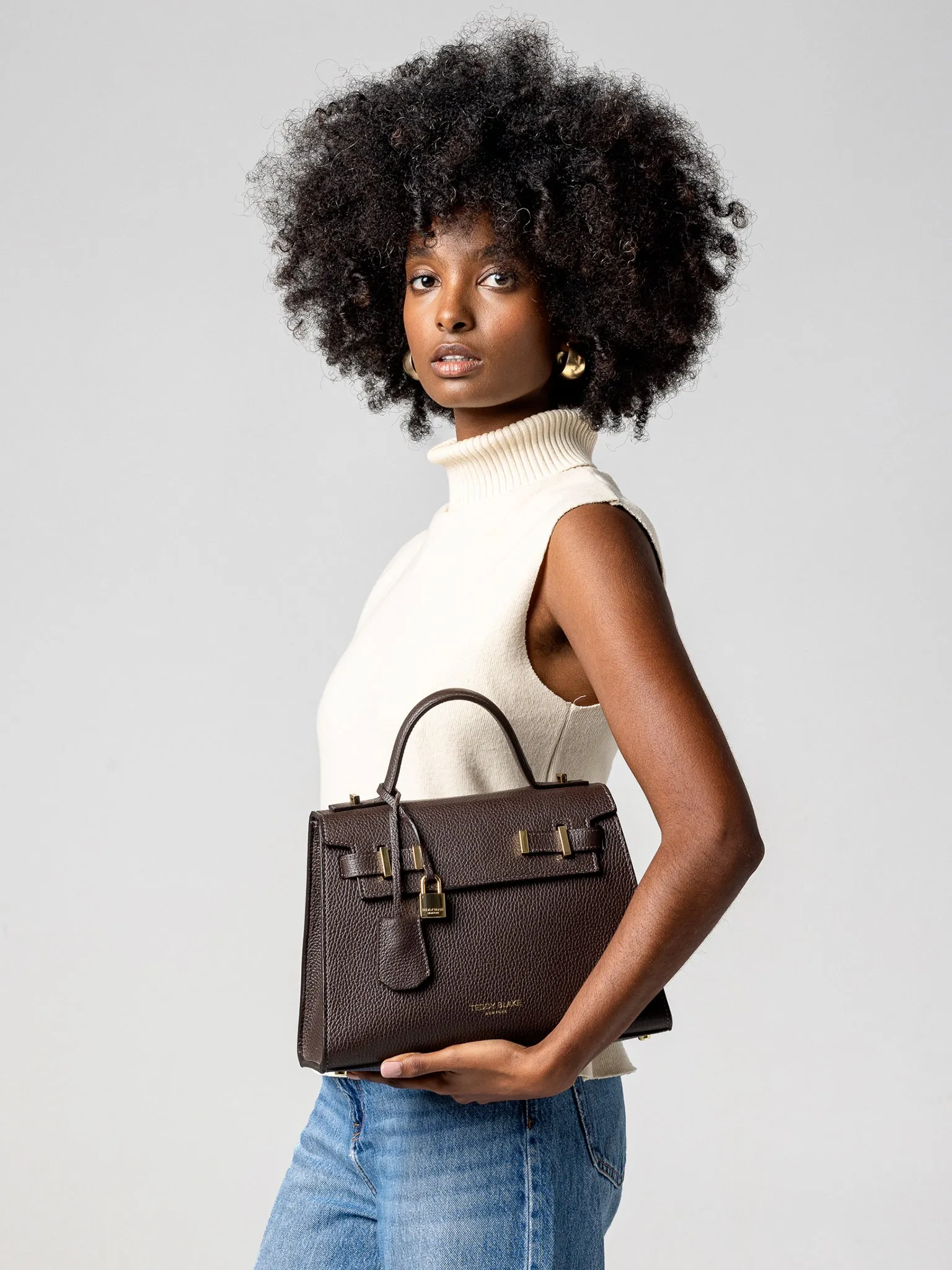 Ava  11 - Brown