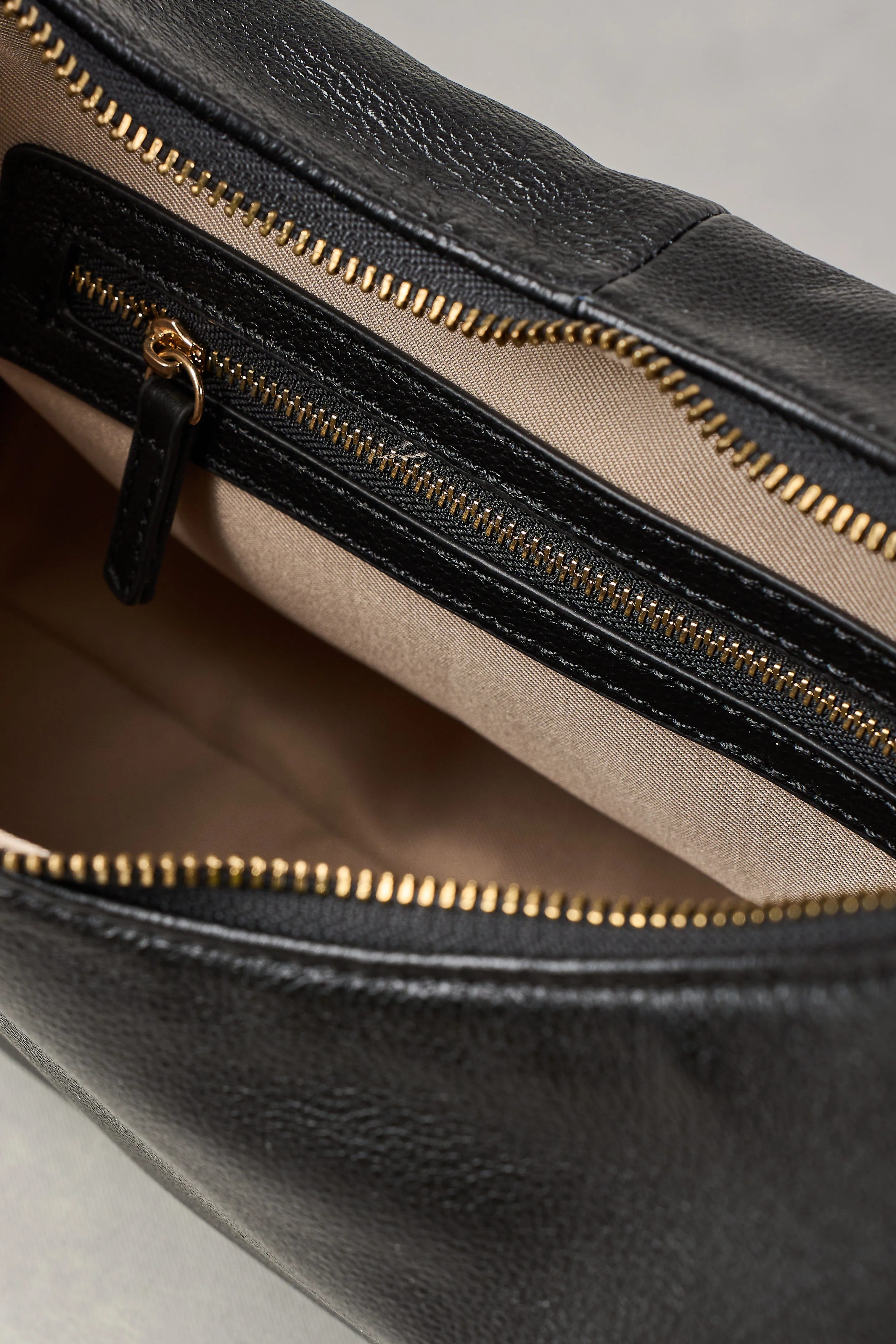 Elena Leather Shoulder Bag - Black
