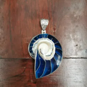 Handmade Shell & Silver Pendent (Blue)