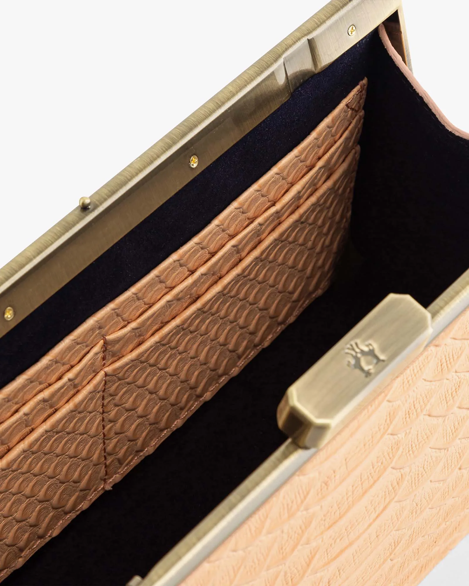 JEANNE BAGUETTE | Salmon embossed