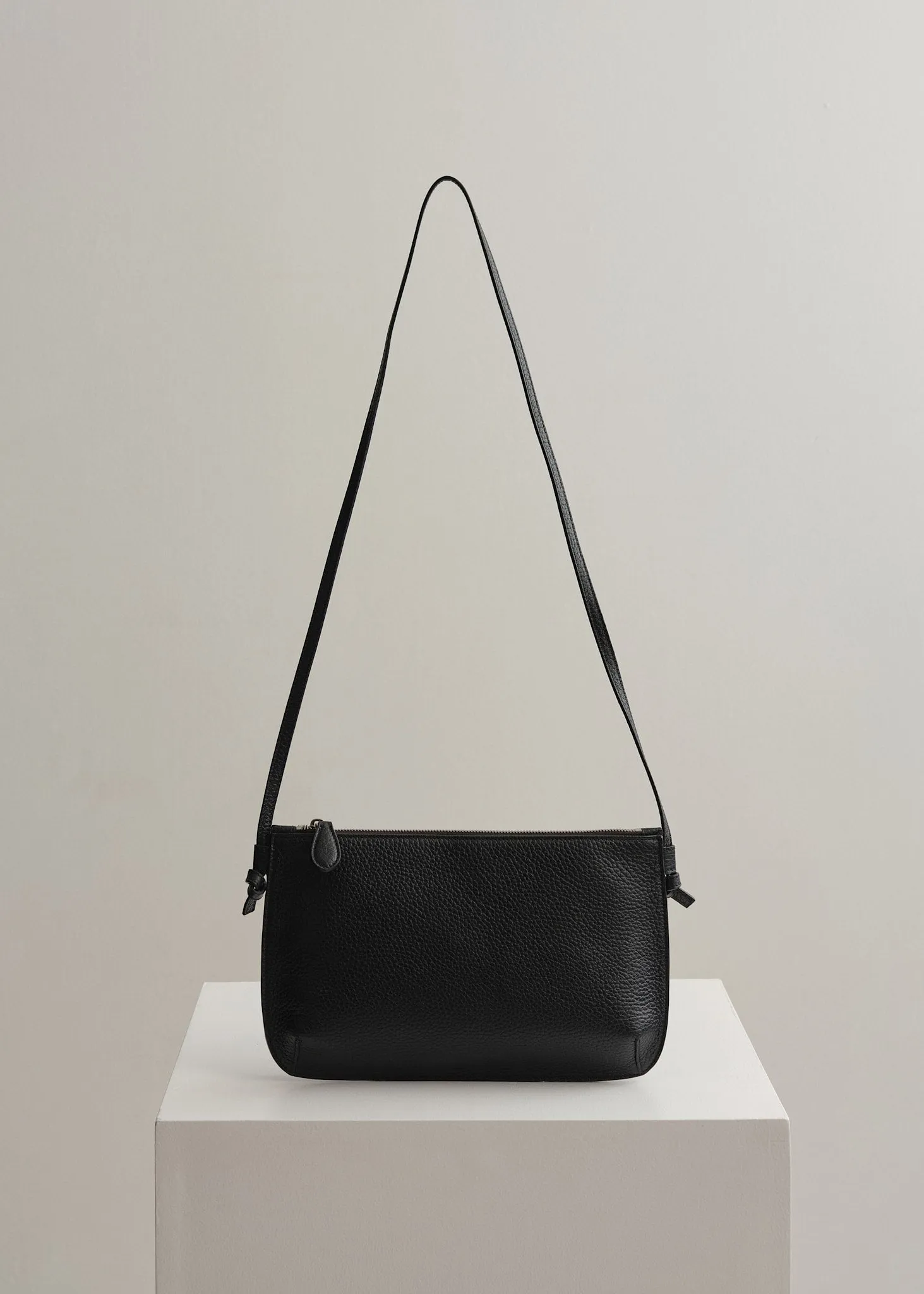LARGE PURSE - BLACK RIO
