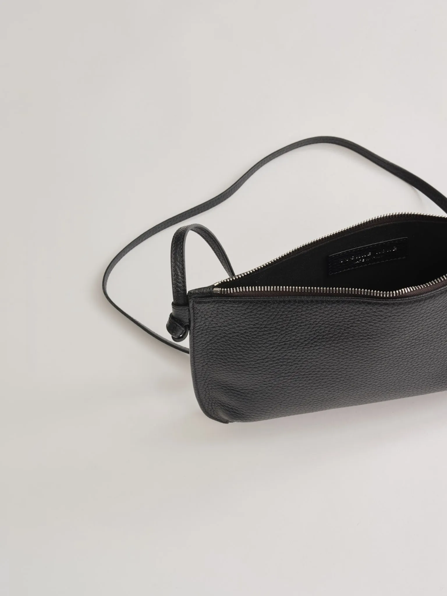 LARGE PURSE - BLACK RIO
