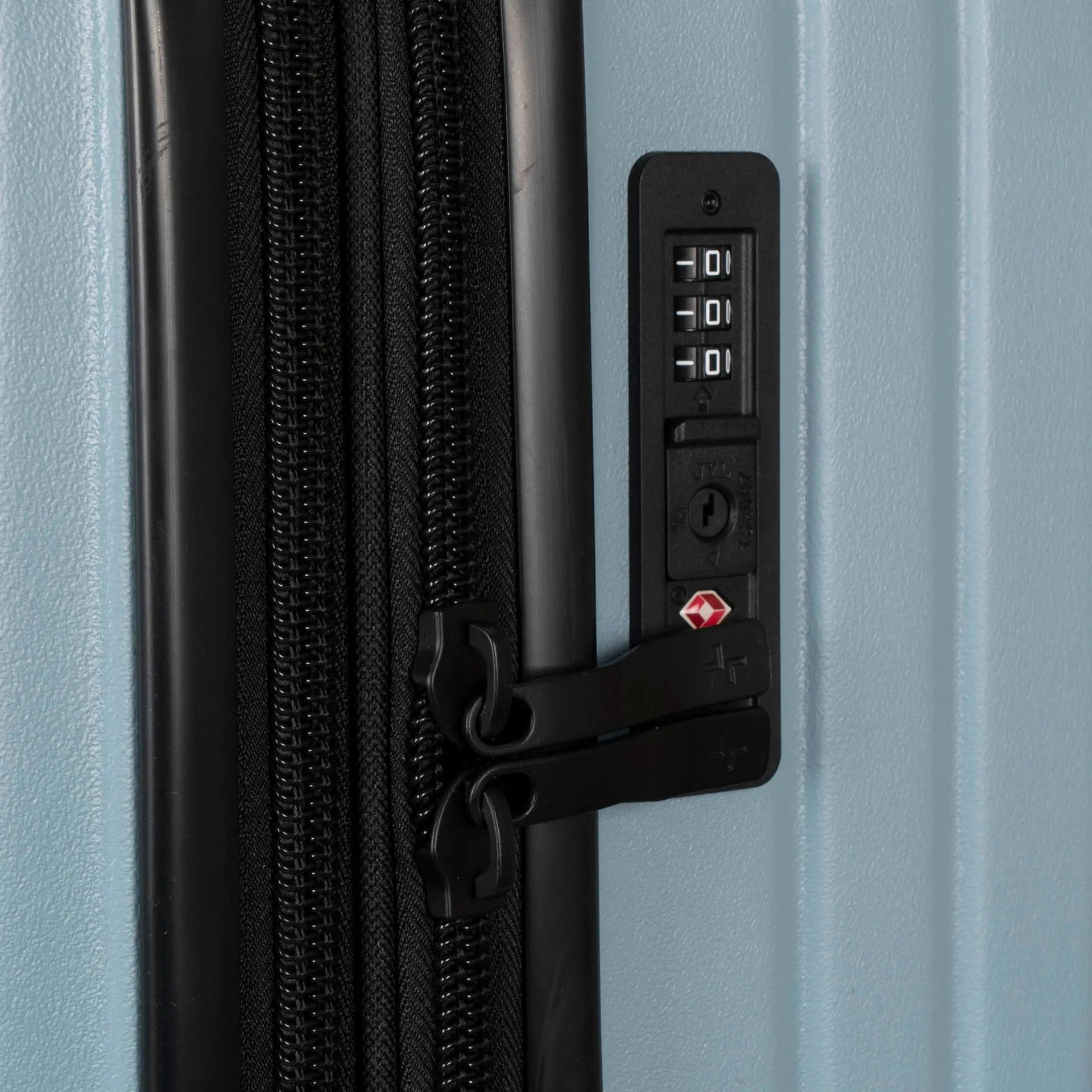 Legend Hardside 32 Luggage