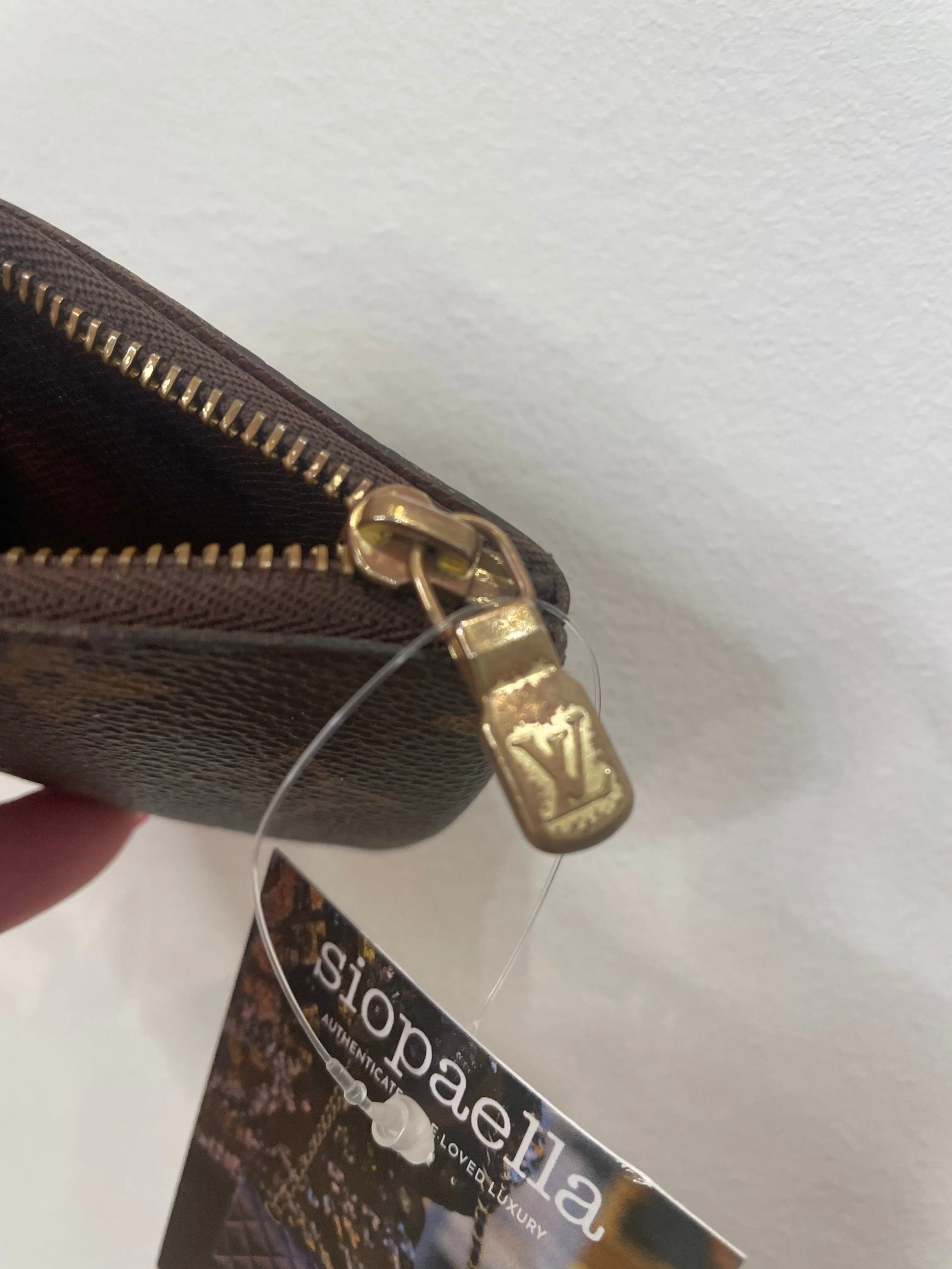 Louis Vuitton Monogram Canvas Cle / Key Pouch Holder