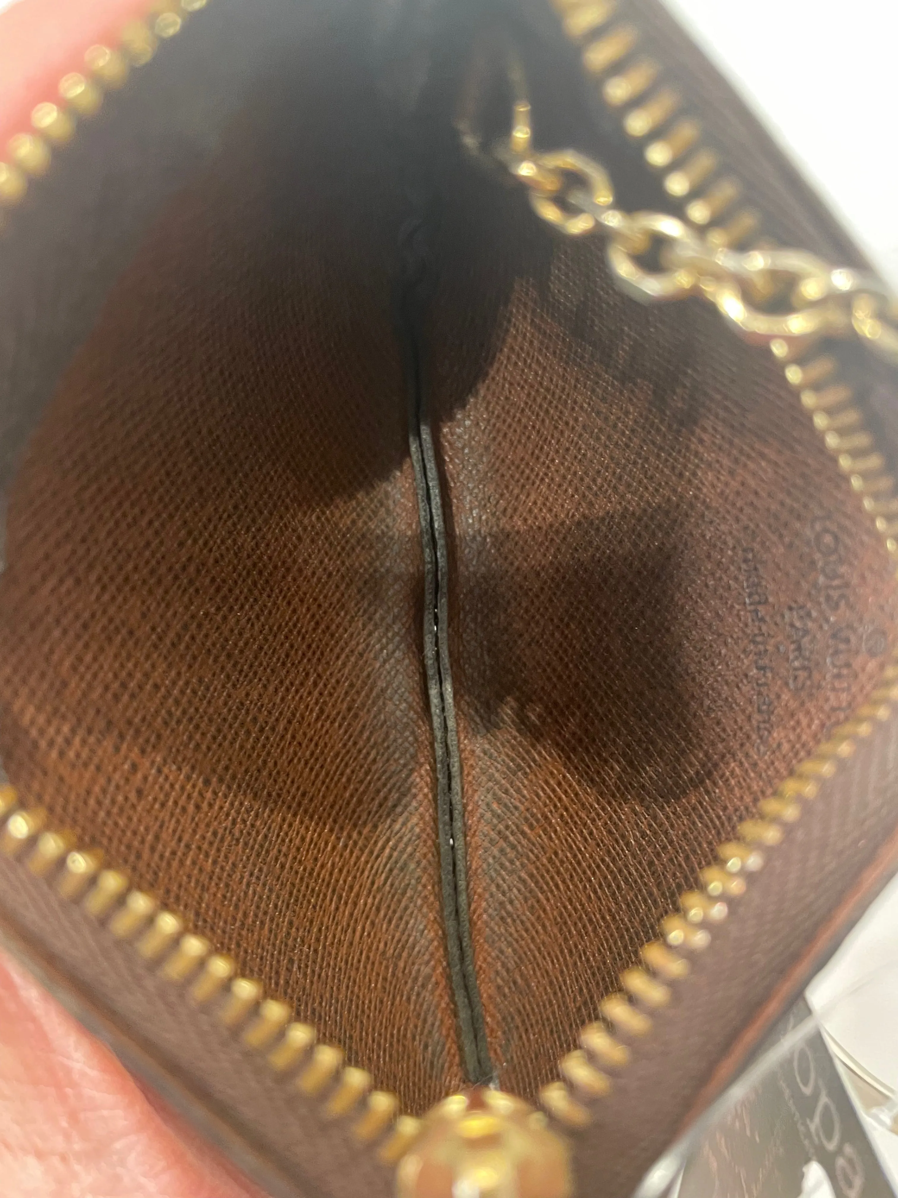 Louis Vuitton Monogram Canvas Cle / Key Pouch Holder
