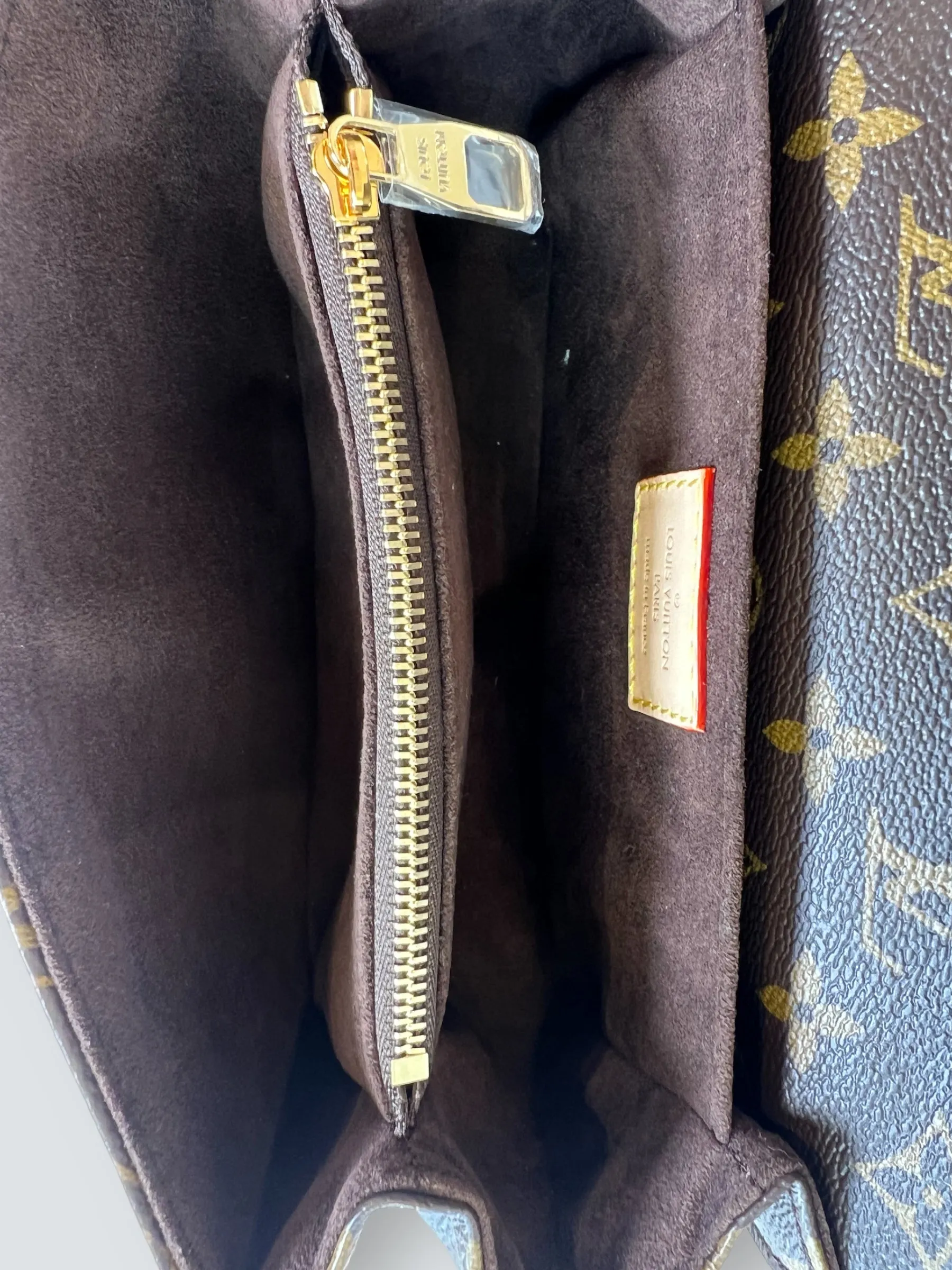 Louis Vuitton Monogram Canvas Pochette Métis East West