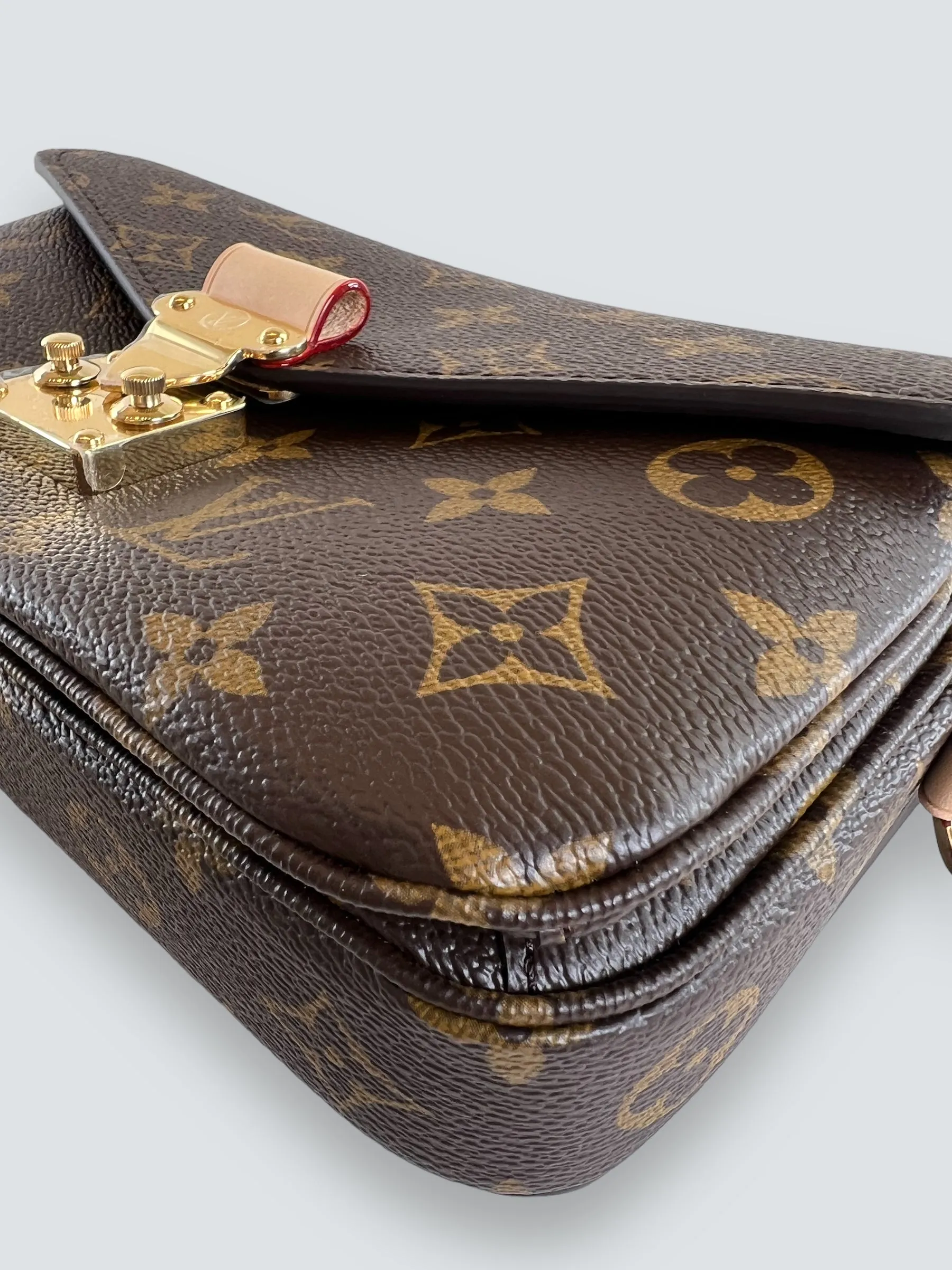 Louis Vuitton Monogram Canvas Pochette Métis East West