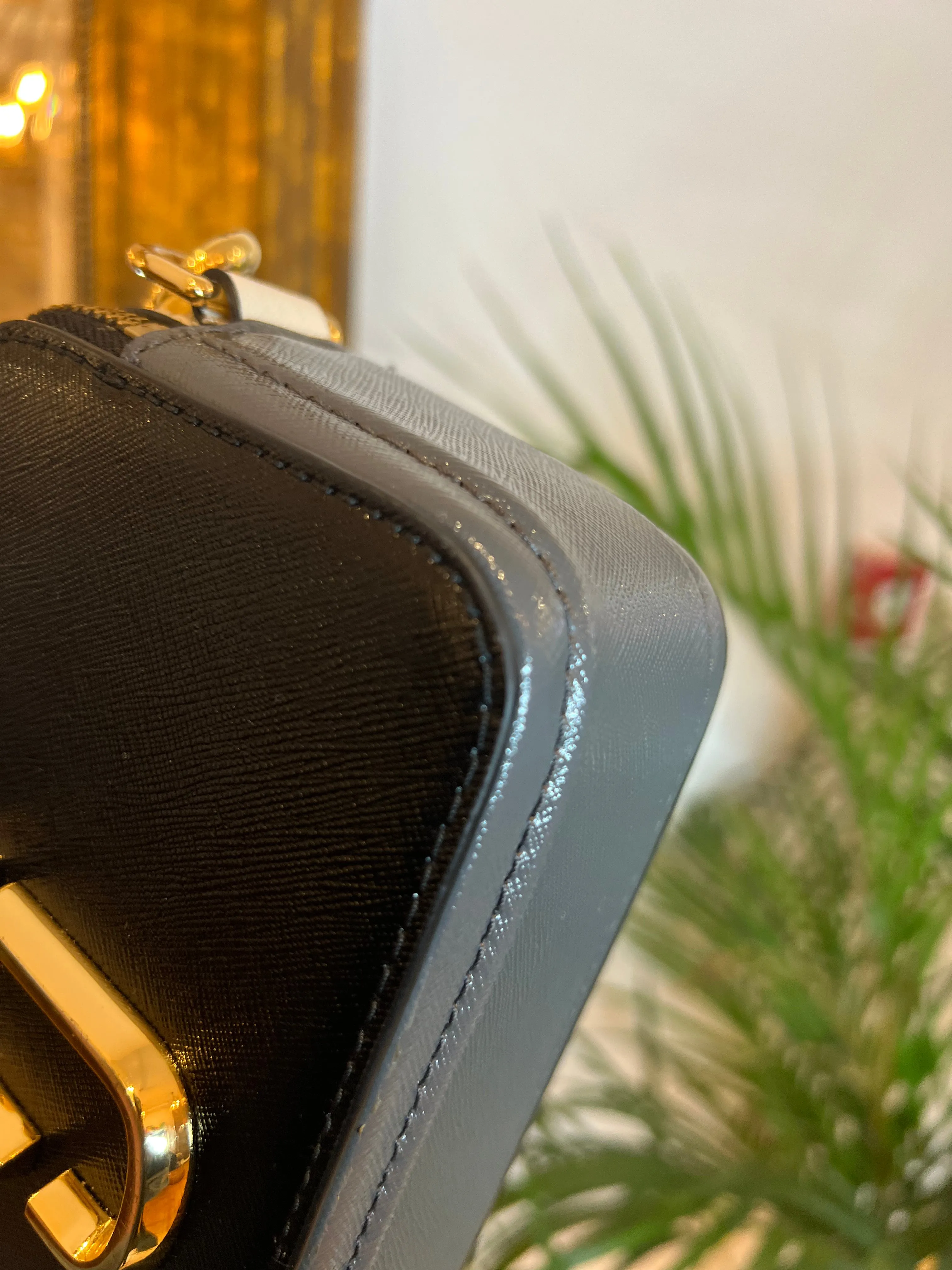 Marc Jacobs Black & Grey Leather Snapshot
