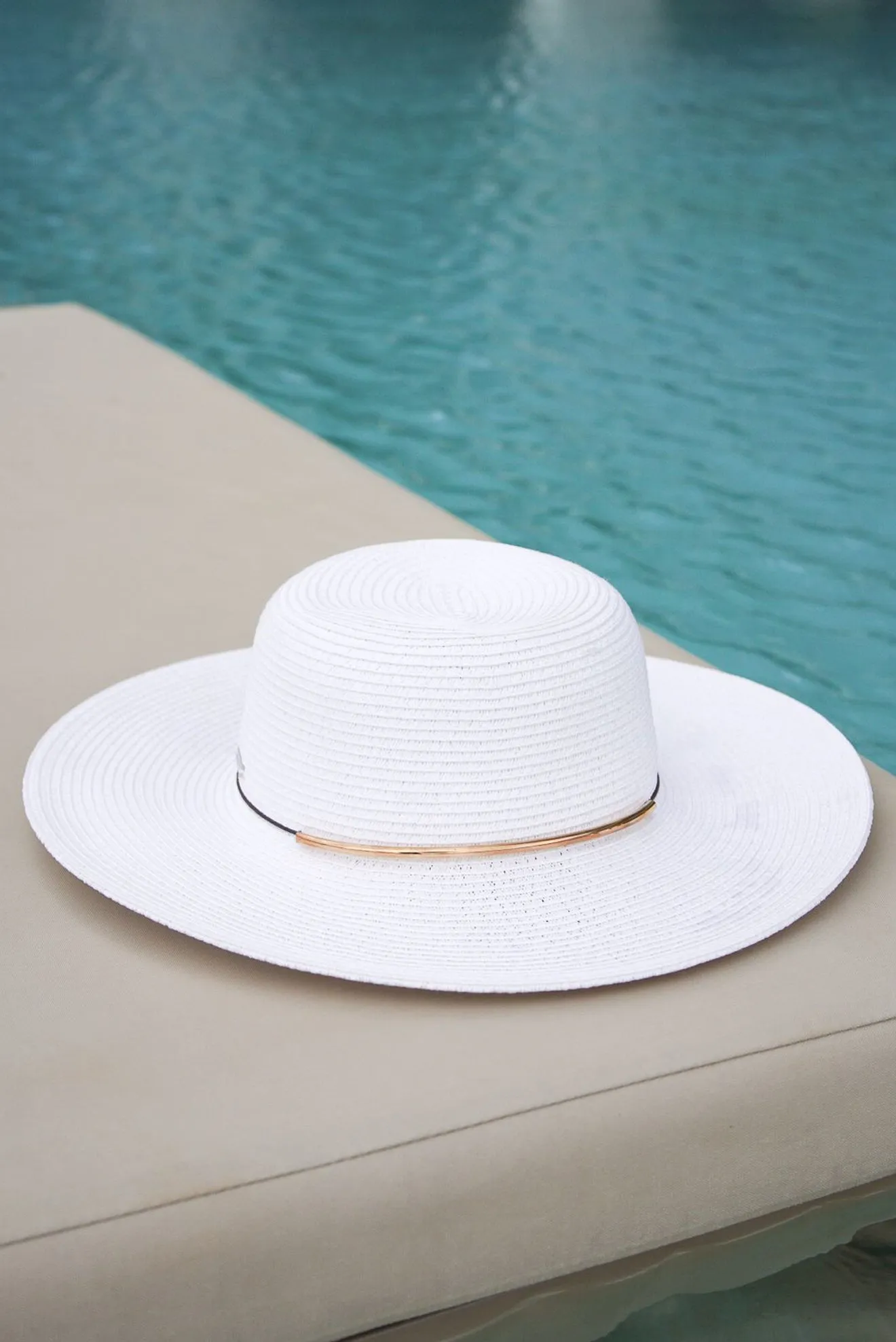 New Elara Hat White