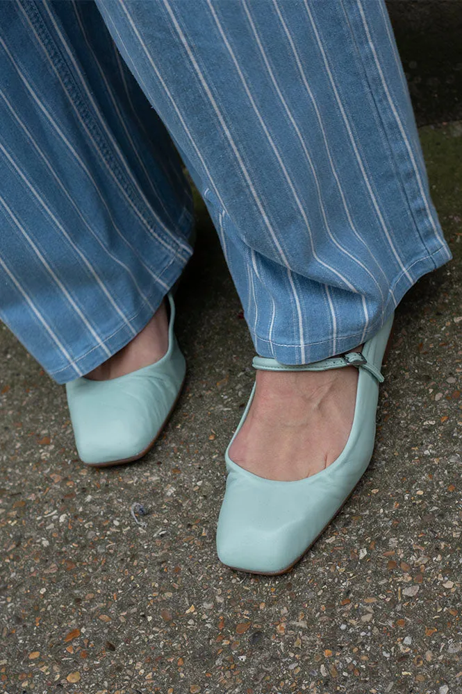 Pavement Elga Mint Pumps