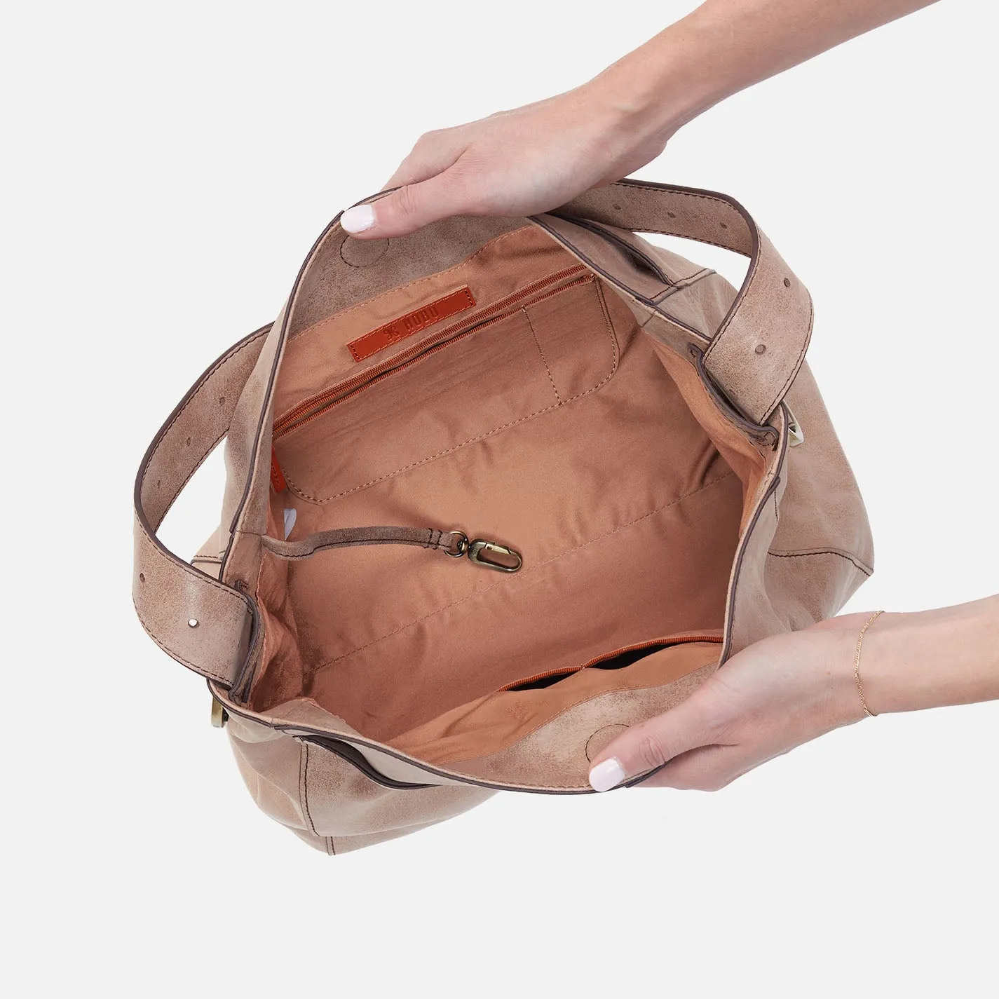 Render Shoulder Bag In Buffed Leather - Hazel