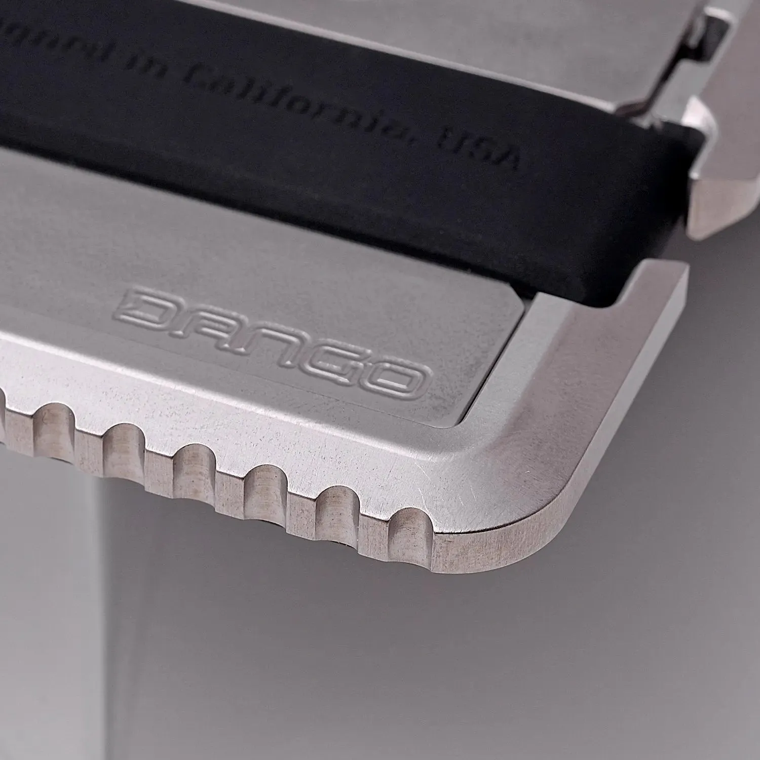 T02 Tactical Wallet | Single Pocket Titanium